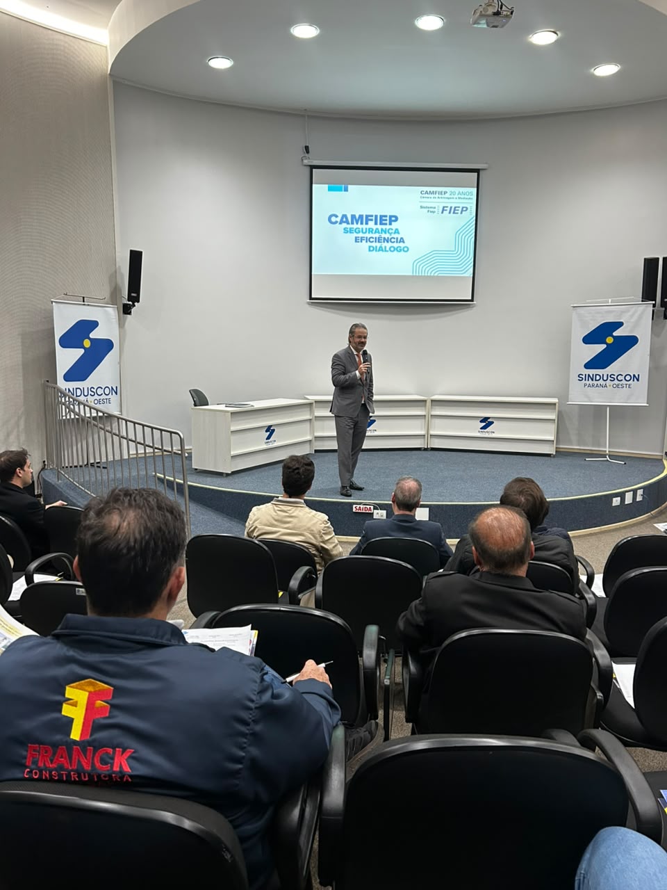 Banner: Benefícios da Câmara de Arbitragem e Mediação da Fiep foi tema da Reunião de associados   