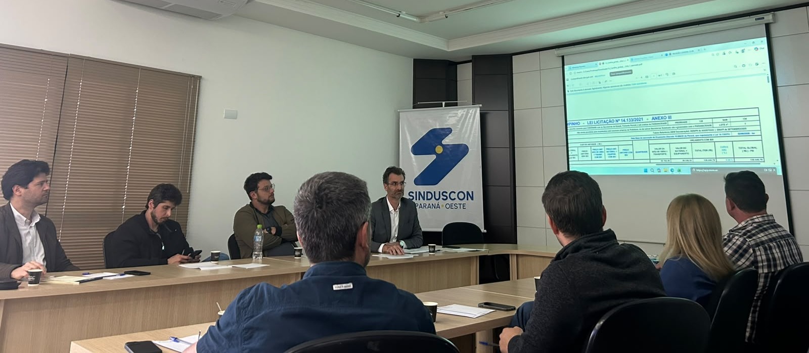 Banner:  Sinduscon cobra correção nos critérios de reajuste de contratos públicos 