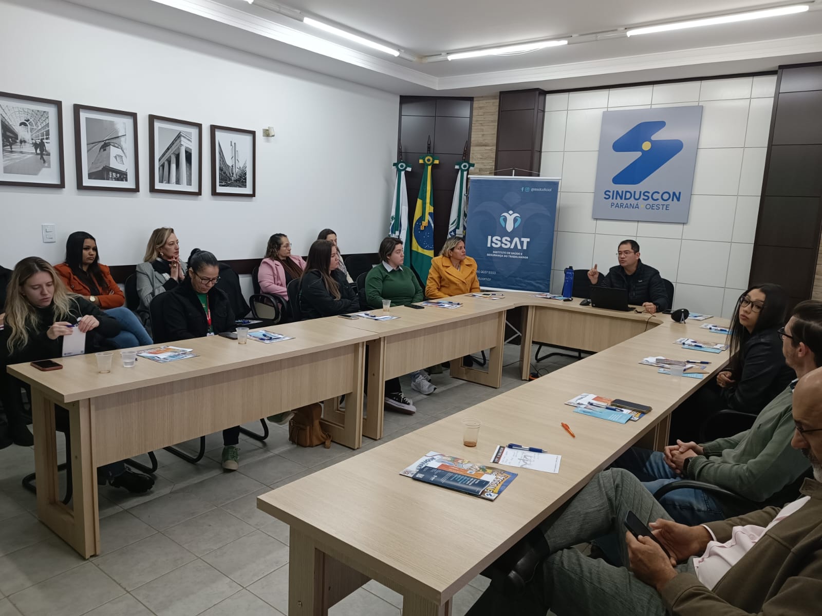 Banner: RH’s participam de encontro técnico