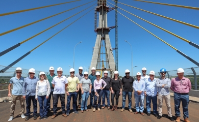 Sinduscon Paraná Oeste visita obras da nova ponte de Foz