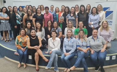 Sinduscon Paraná Oeste homenageia  mulheres com palestra e coffe break