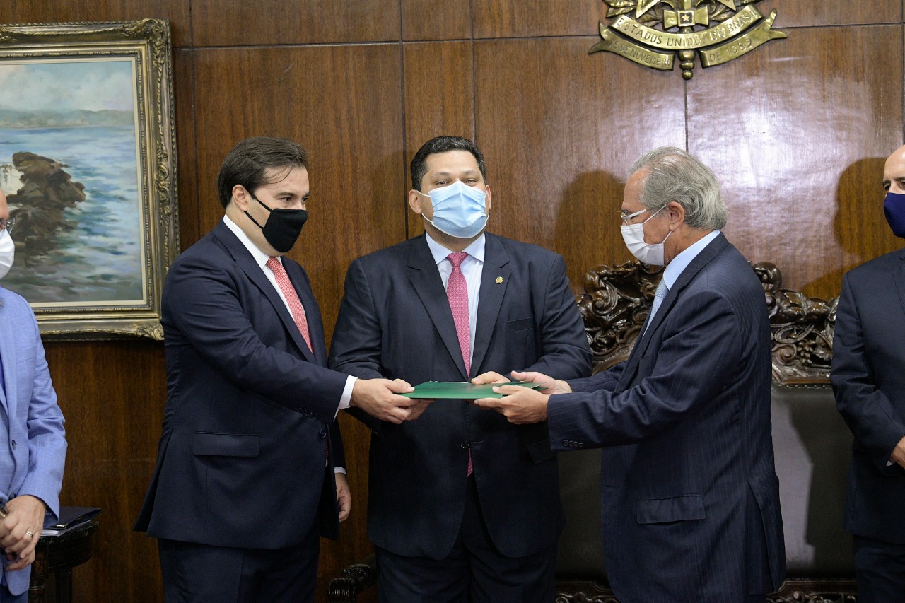 Banner: PROPOSTA DO GOVERNO PARA REFORMA TRIBUTÁRIA ISENTA VENDA DE IMÓVEIS