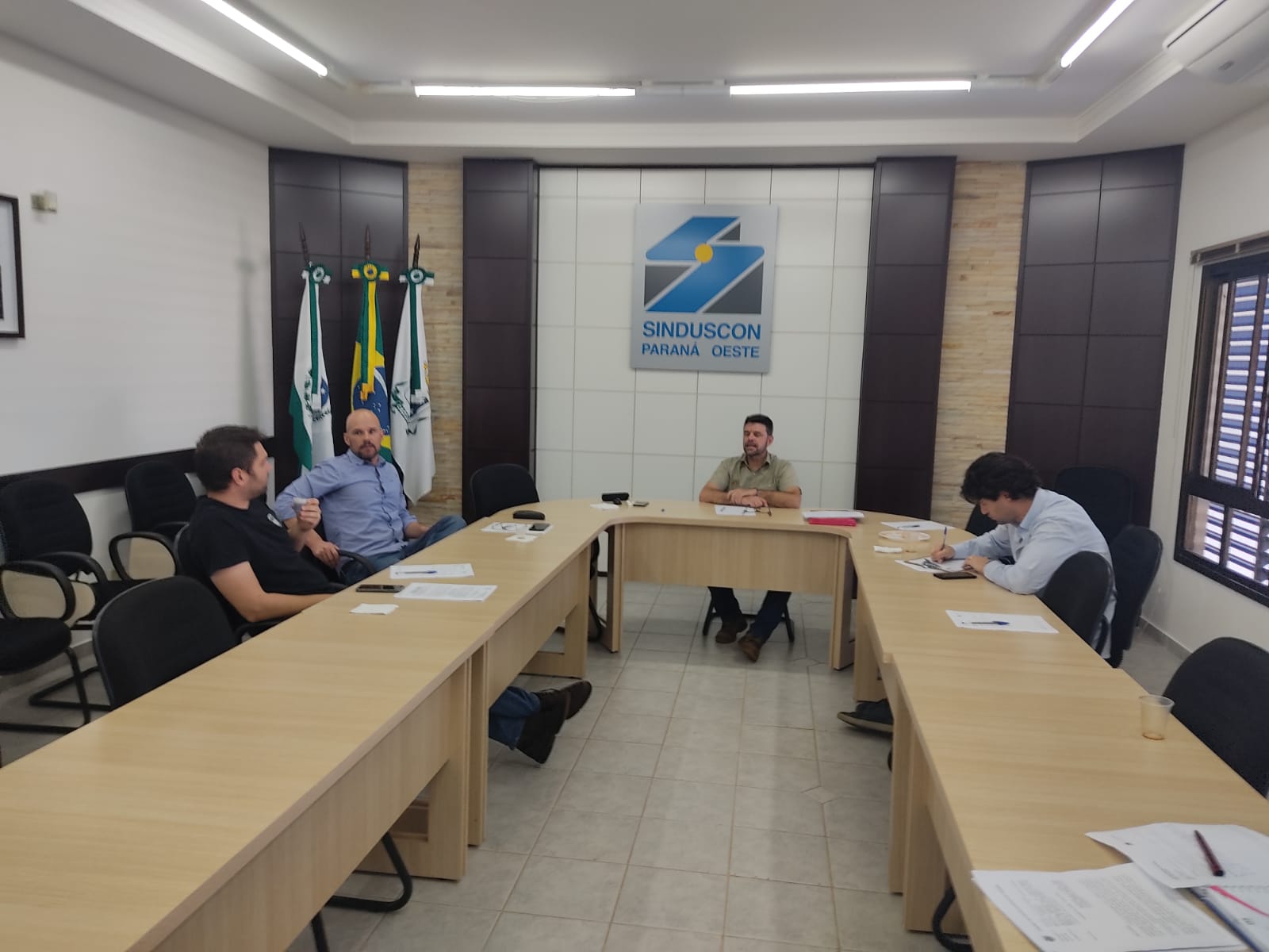 Banner: COINFRA discute lei de licitações, impugnações e outros assuntos