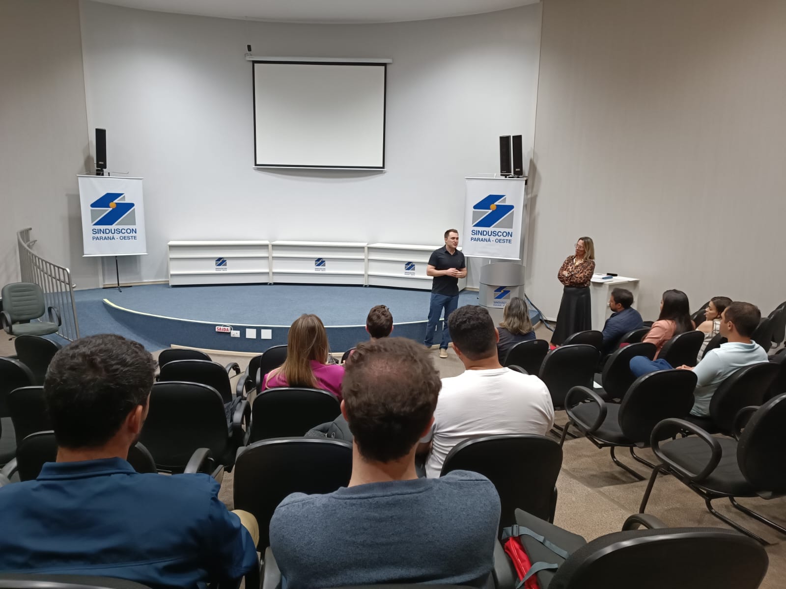 Banner: Chega ao fim o Curso de Pós Graduação de Gerenciamento de Obras