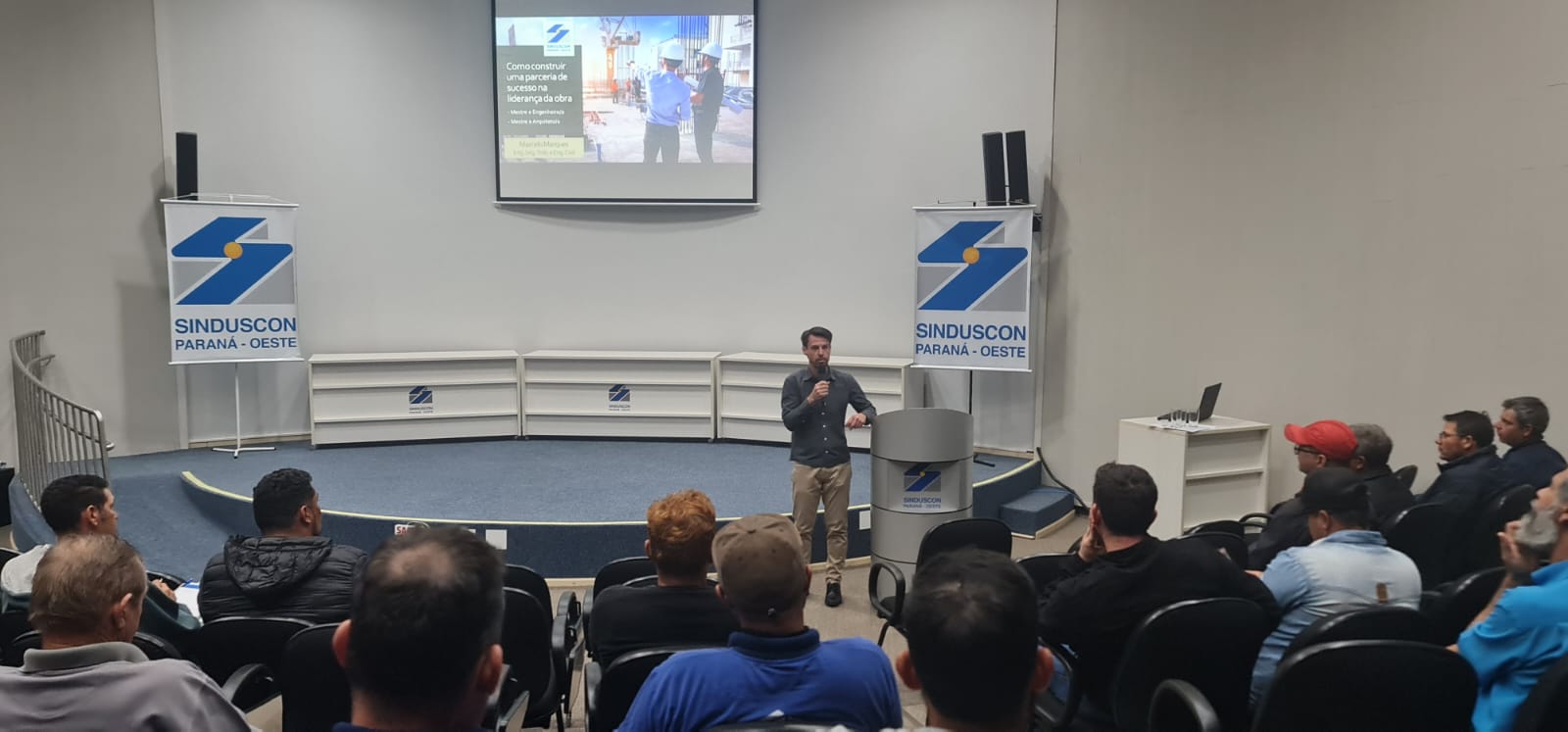 Banner: Sinduscon aprimora conhecimento para os mestres-de-obras