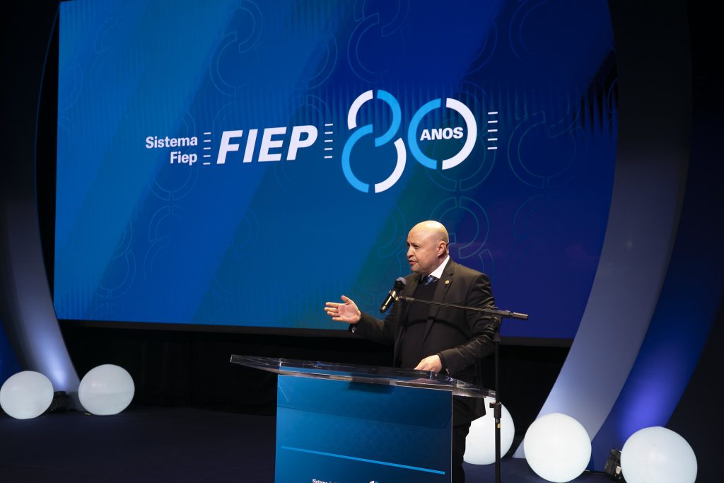 Banner: Sinduscon Paraná Oeste celebra com estilo os 80 anos da Fiep