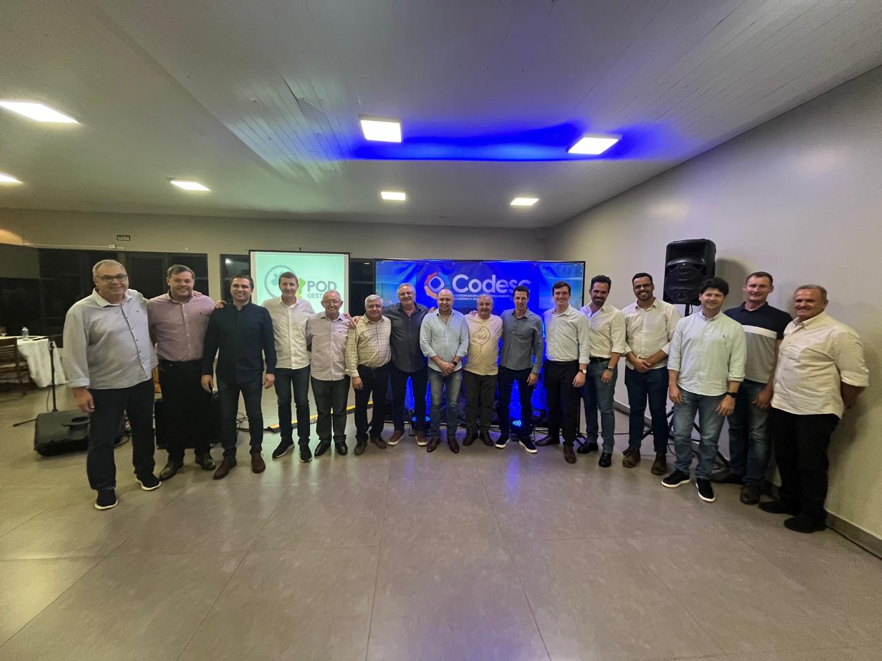 Banner: Sinduscon Paraná Oeste participa de jantar do Codesc e discute mobilidade no Paraná