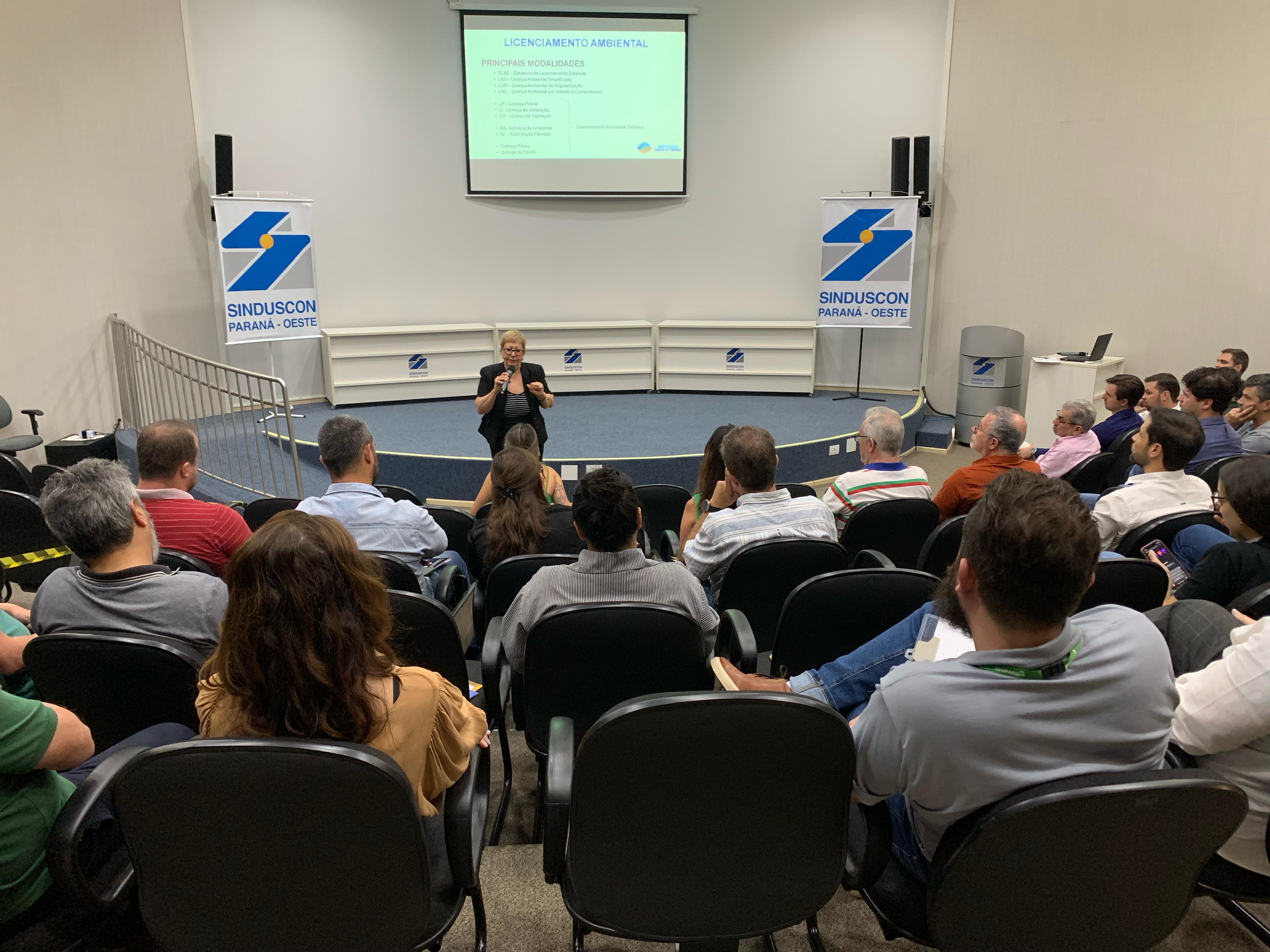 Banner: Licenciamento ambiental une construtoras e governo