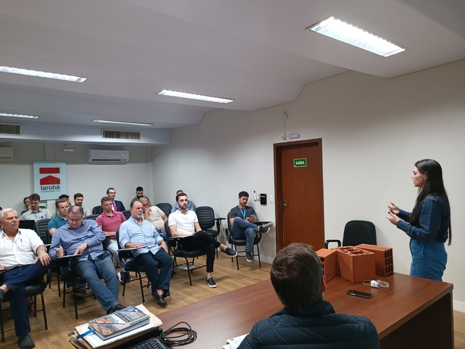 Banner: Associados se reúnem em Foz e entregam  documento que pede agilidade em licitações